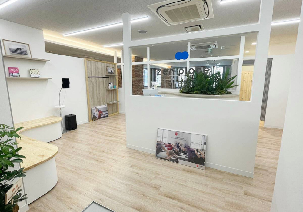 zen place pilates(ゼンプレイスピラティス) 福岡薬院店内観