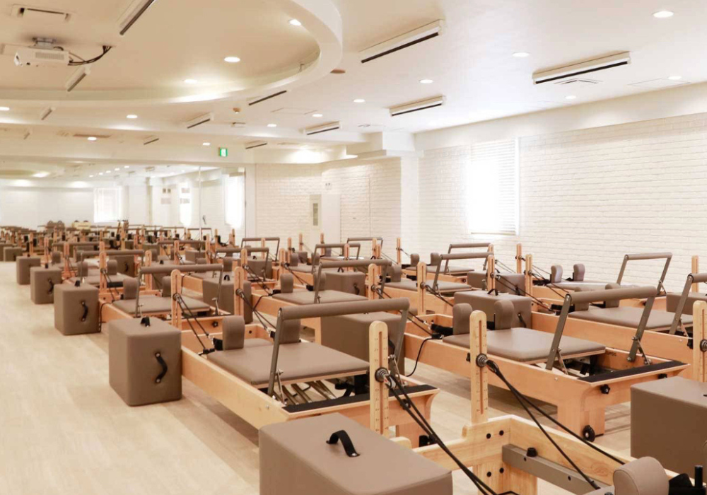 リントスル 横須賀中央店内観