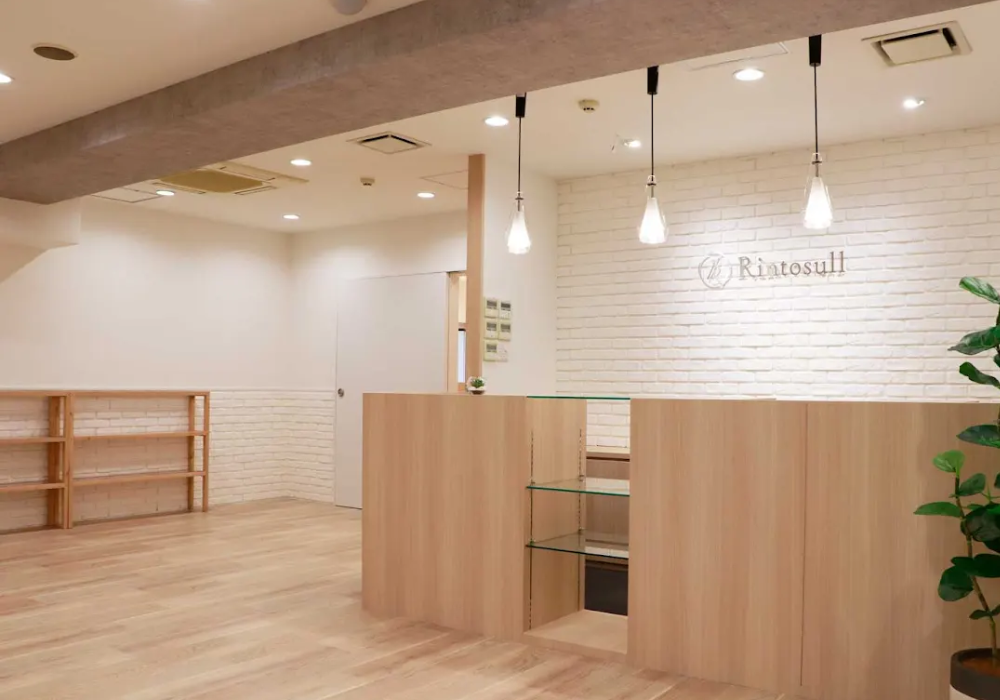 リントスル 初台店フロアー