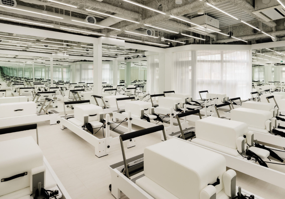 the SILK池袋西口店スタジオ内